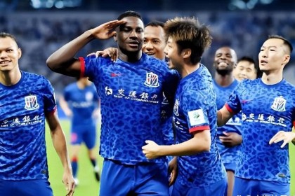 塞超豪门外援中卫正式加盟上海申花，蒋圣龙留洋德甲传闻遭俱乐部辟谣